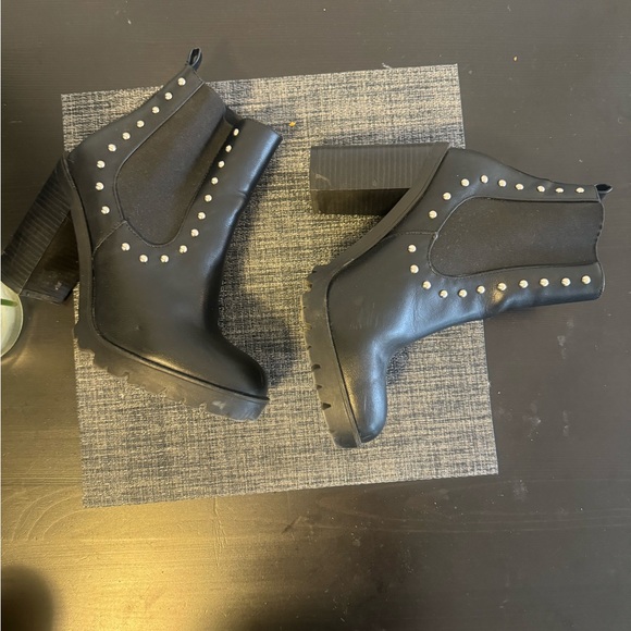 Steve Madden black and silver boots - Picture 2 of 6